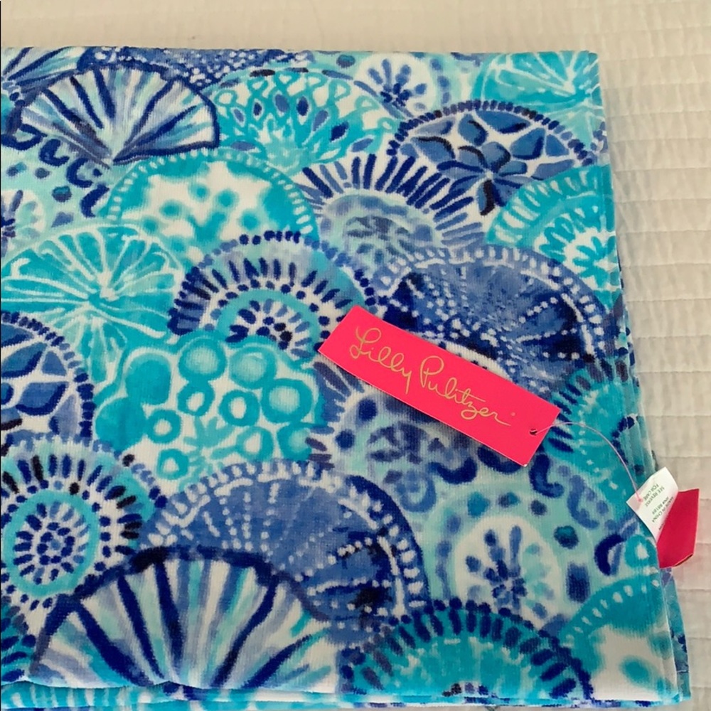 NWT Lilly Pulitzer Turquoise Oasis Beach Towel